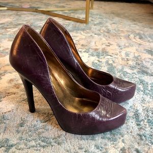 Jessica Simpson plum pump heels